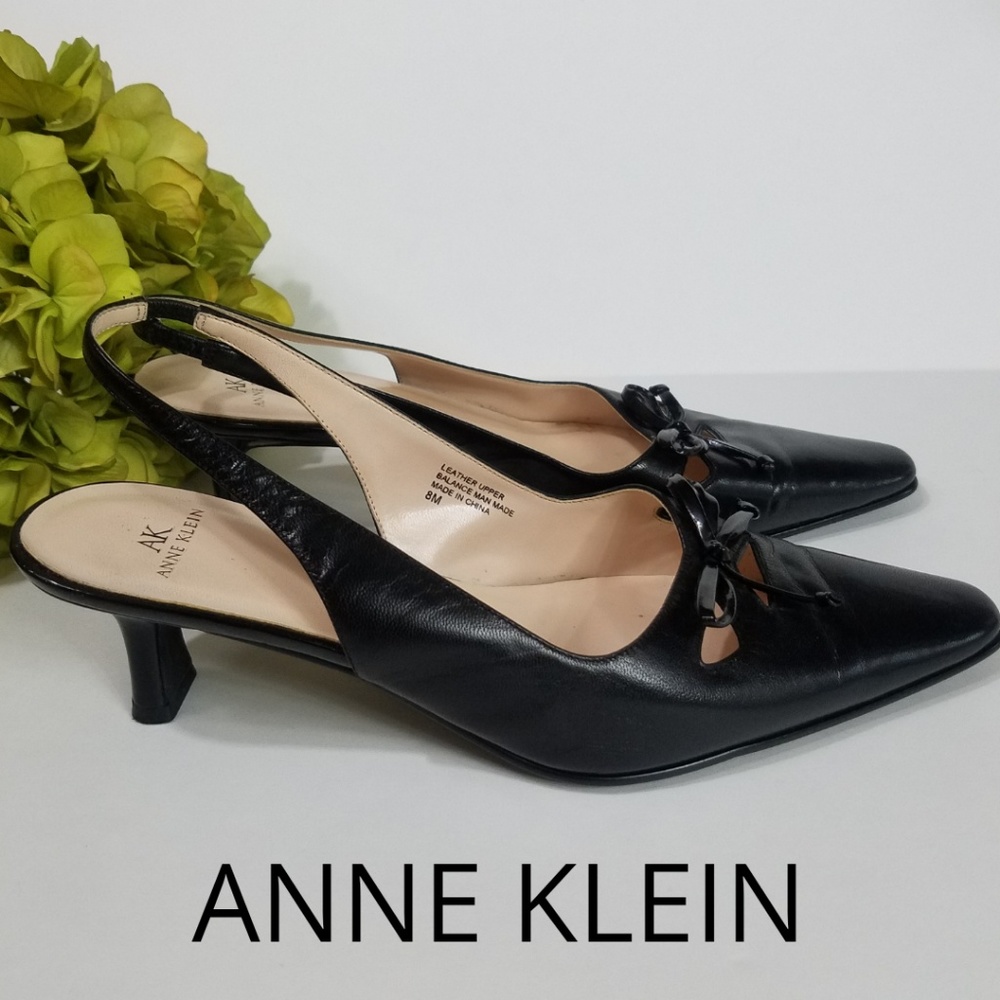 🖤 ANNE KLEIN KITTEN HEELS